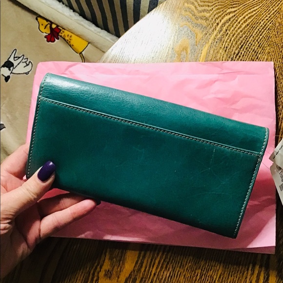 Gorgeous Kate Spade Wallet - Picture 4 of 6